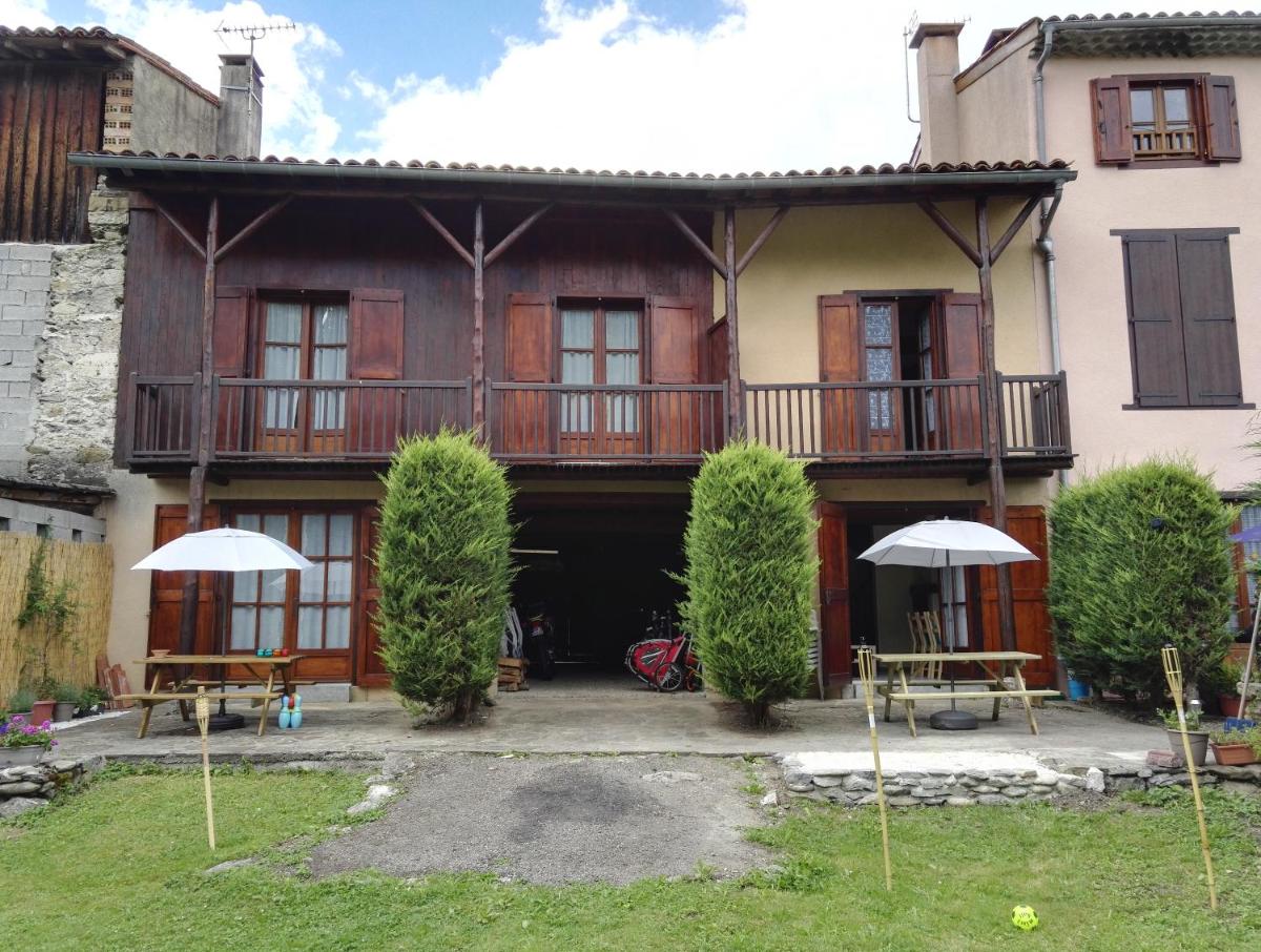 Hotel · Le rouge Robin, Fougax-et-Barrineuf