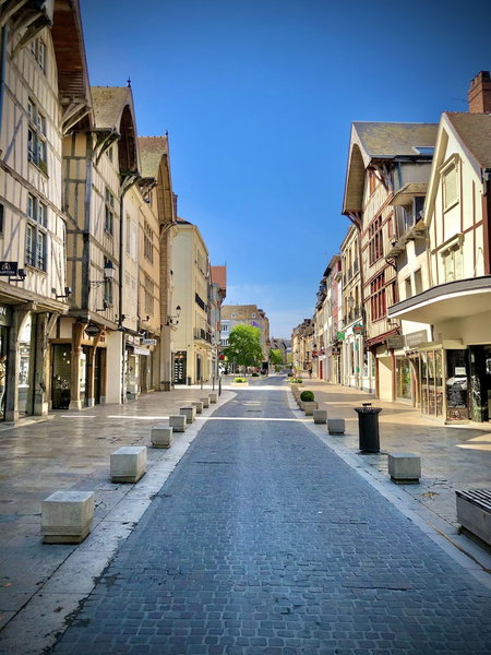 Charmant Zola, Troyes, France