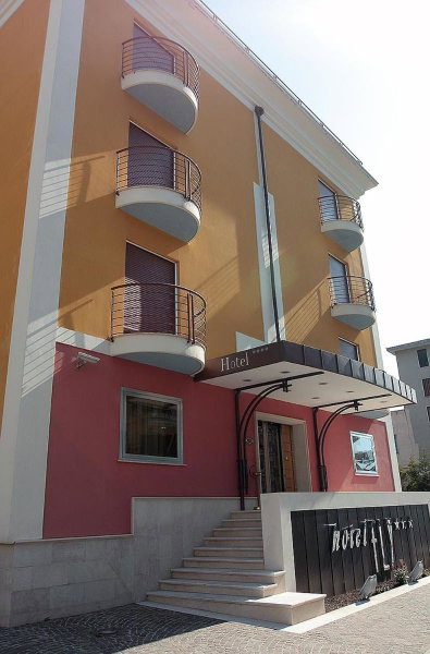 Hotel Fly, Casoria, Italy