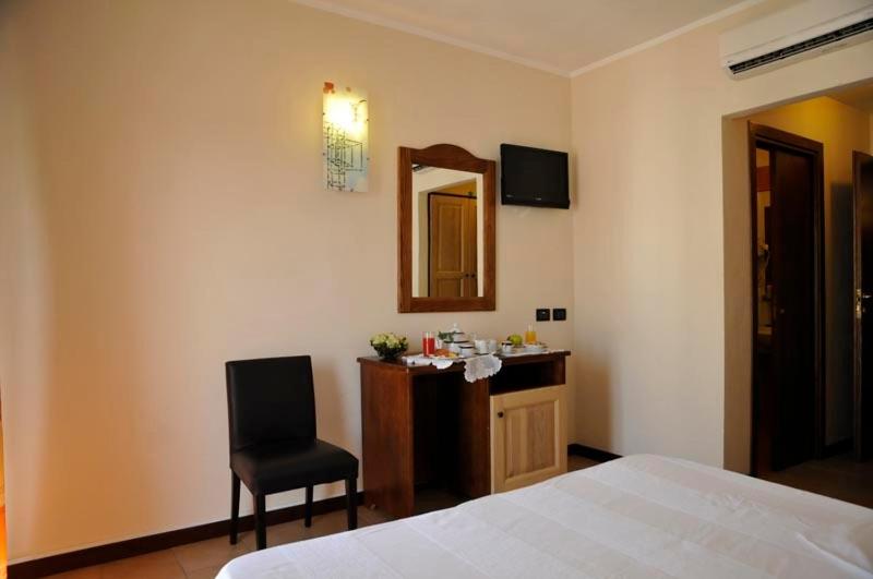 Hotel Fly, Casoria, Italy