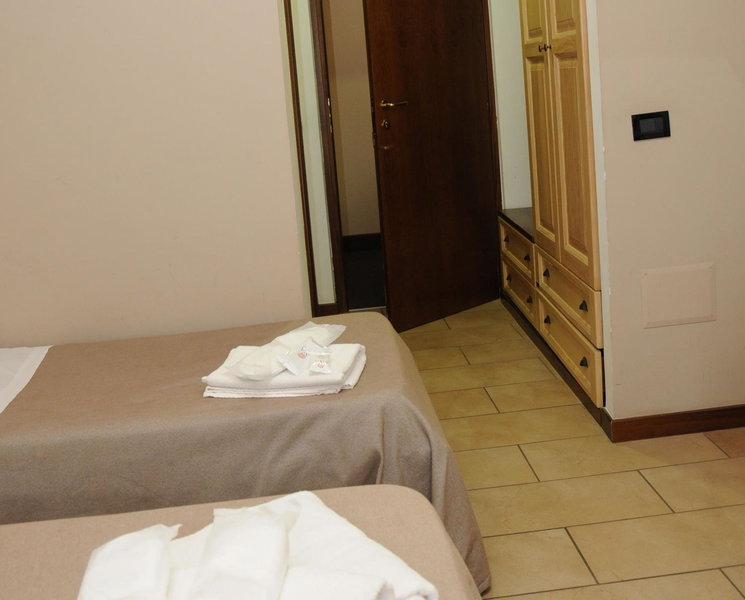 Hotel Fly, Casoria, Italy