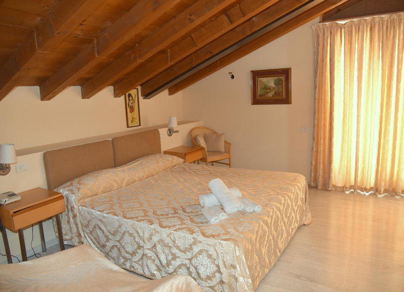 Hotel Ristorante Miralago, Garda, Italy