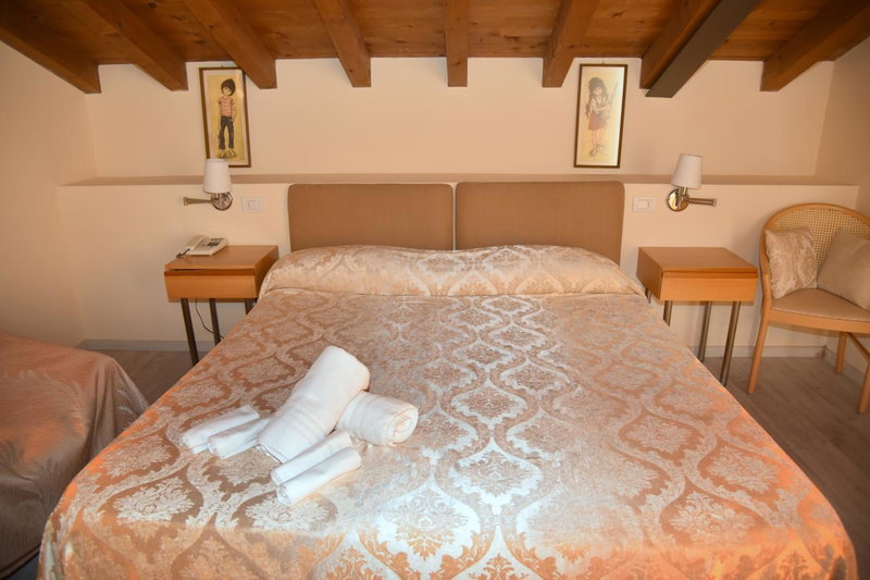 Hotel Ristorante Miralago, Garda, Italy