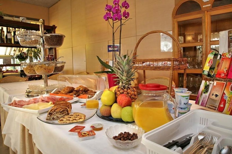 Hotel Ristorante Miralago, Garda, Italy