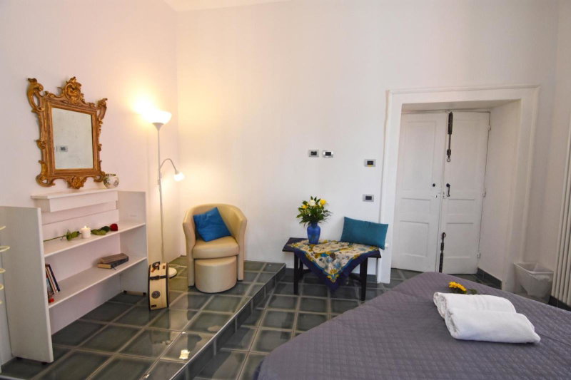Nanà Bed and Breakfast, Naples, Italy