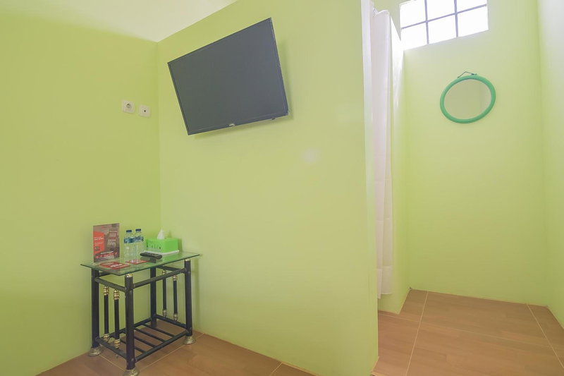 RedDoorz Syariah near Museum Wisma Karya Subang, Subang, Indonesia