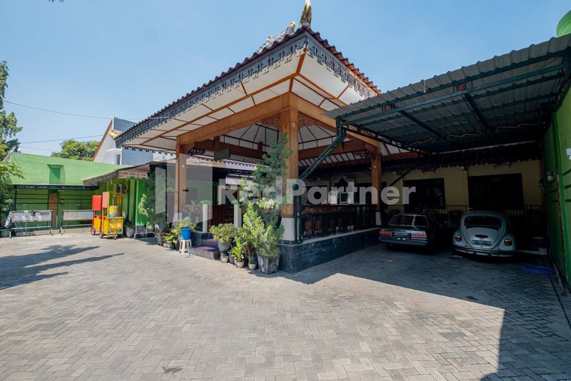 Hotel Wisata Ziarah Sunan Bonang Syariah Mitra RedDoorz, Tuban, Indonesia