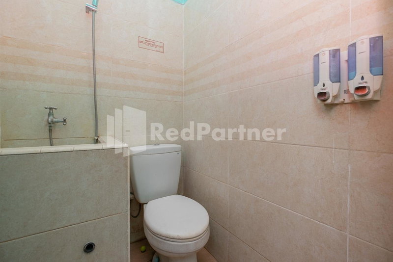 Hotel Wisata Ziarah Sunan Bonang Syariah Mitra RedDoorz, Tuban, Indonesia