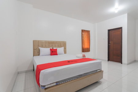 RedDoorz at Vall Guest House Balikpapan, Balikpapan, Indonesia