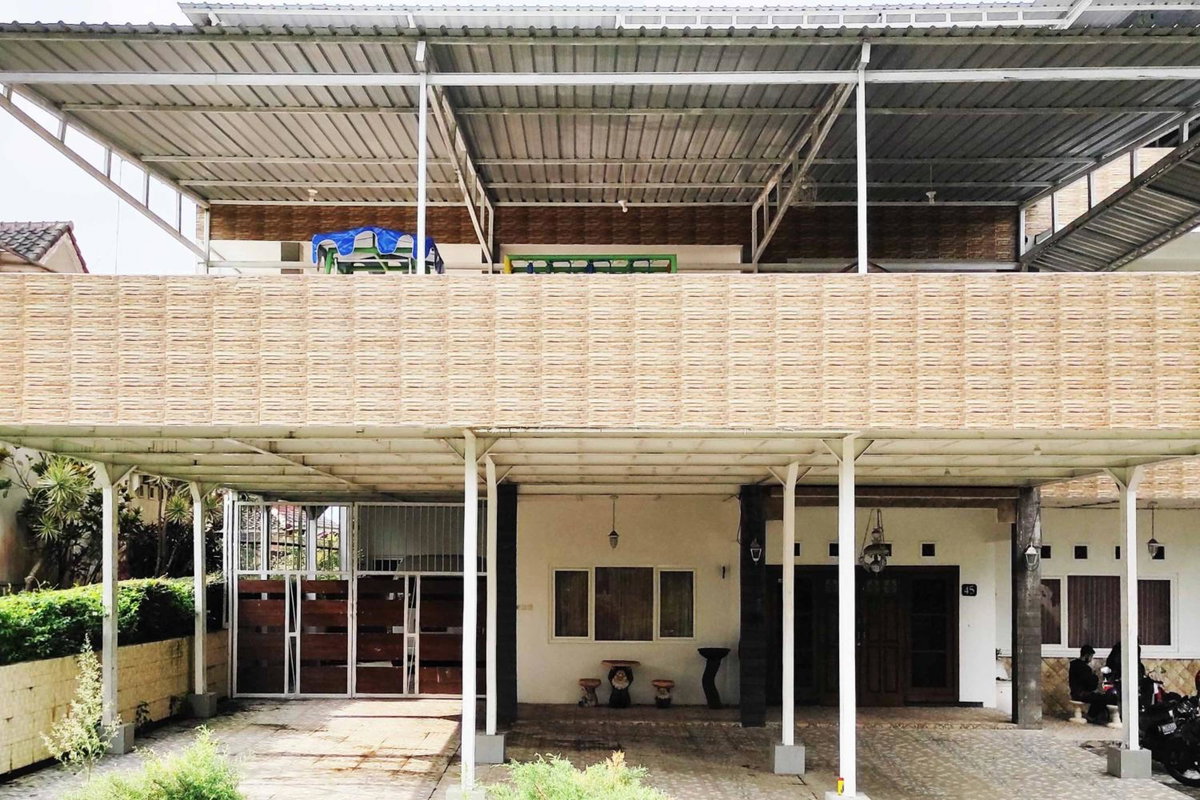 Hotel · Pertiwi Homestay Near Museum Angkut Batu Mitra RedDoorz, Malang