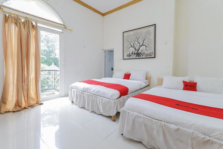 RedDoorz at Villa Puncak Tidar, Malang, Indonesia