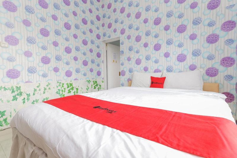 RedDoorz at Villa Puncak Tidar, Malang, Indonesia