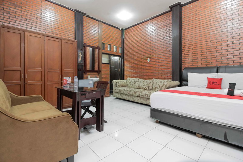 RedDoorz @ Cilandak Timur, Jakarta, Indonesia