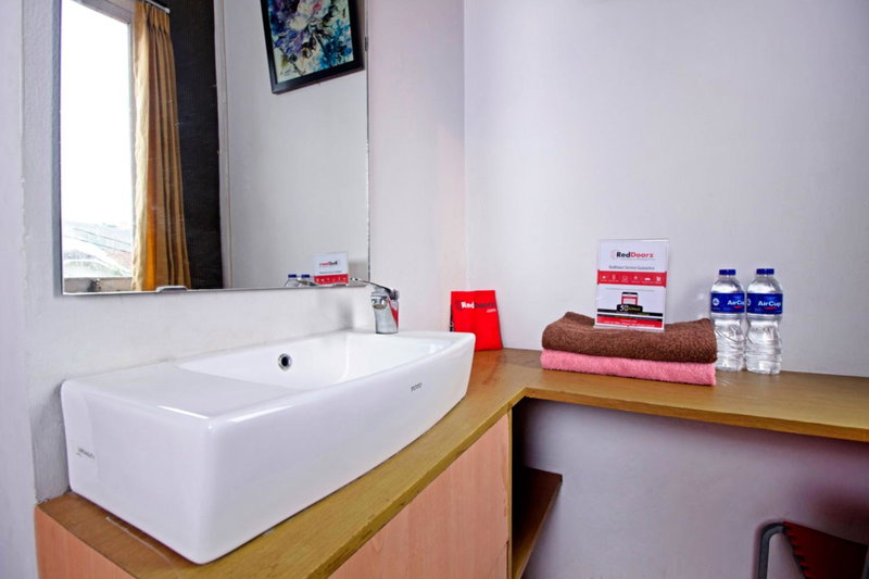 RedDoorz Syariah near BTC Fashion Mall, Bandung, Indonesia