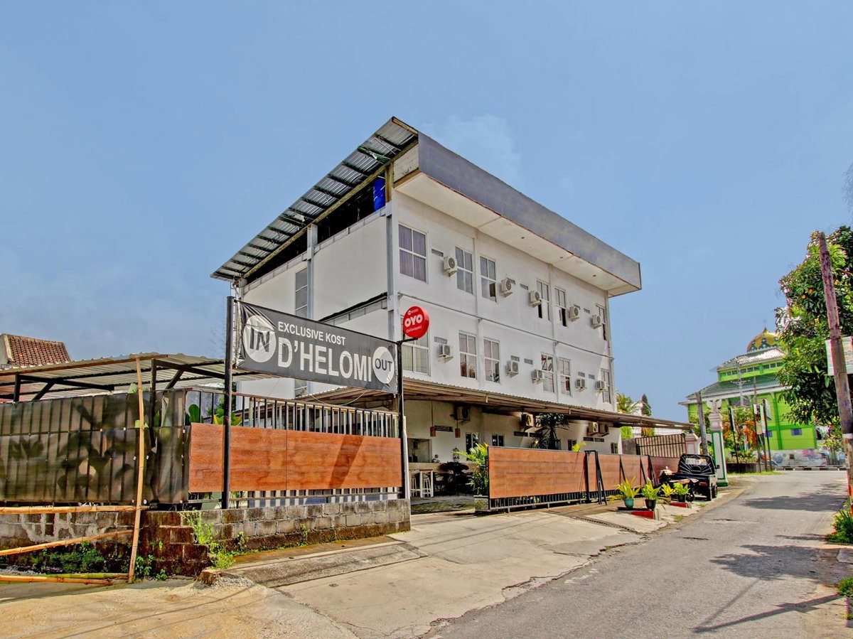 Urbanview Hotel DHelomi Homestay near UPN Veteran, Indonesia