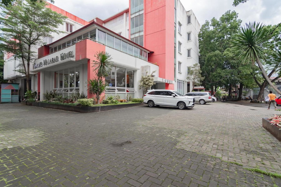 Urbanview Hotel Grand Malabar Bandung, Bandung, Indonesia