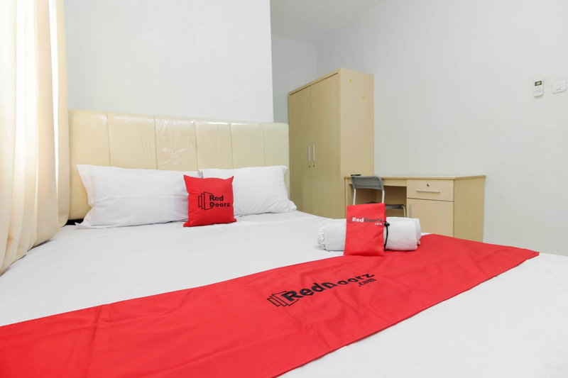 RedDoorz near Siloam Hospital Palembang, Palembang, Indonesia