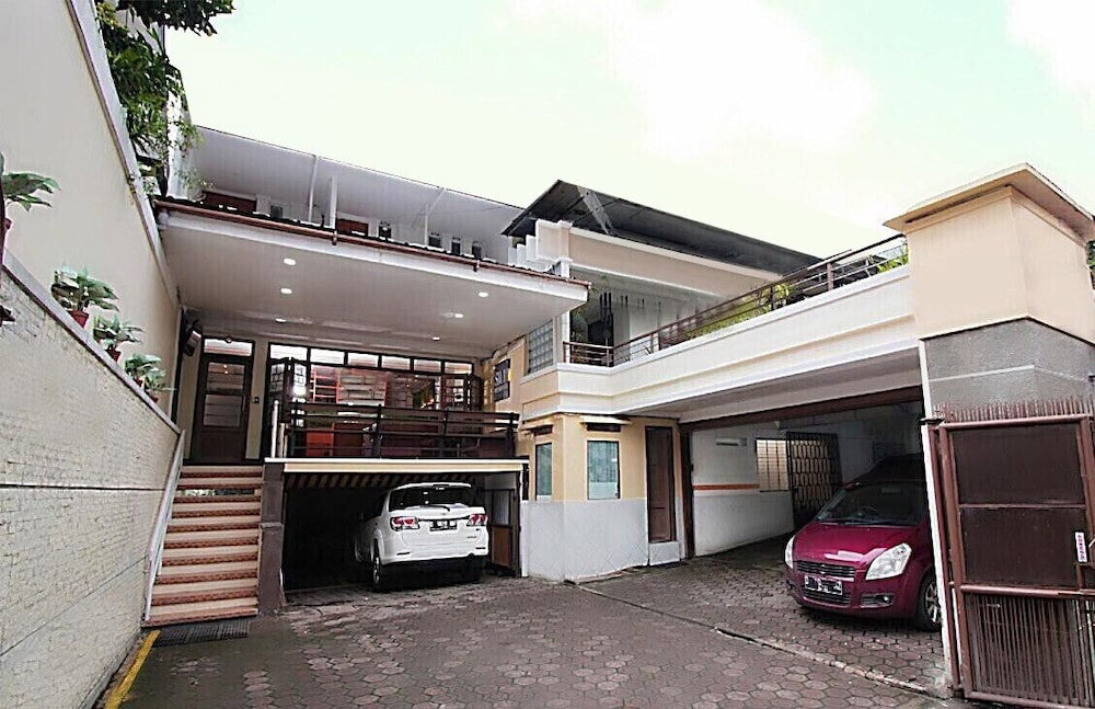 Sm Residence Pasteur, Indonesia