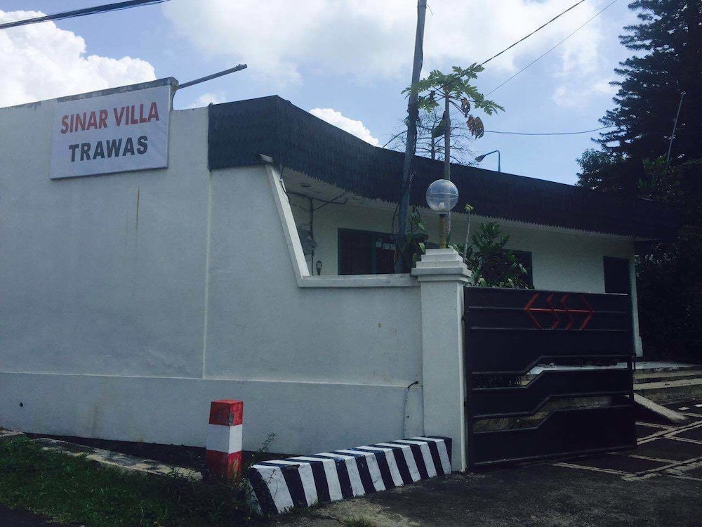 Hotel · Sinar Express Villa, Trawas