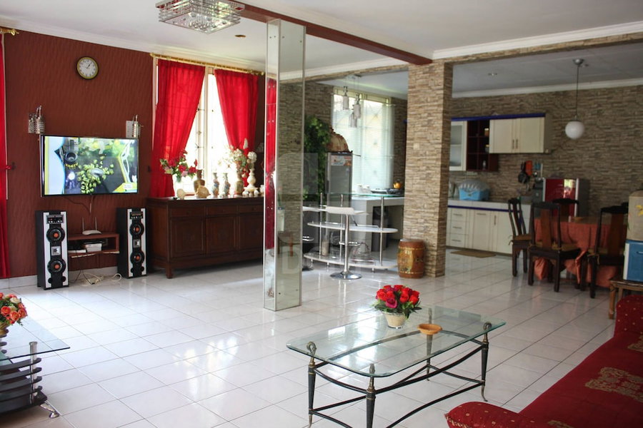 Villa Kota Bunga Sakura, Cipanas, Indonesia