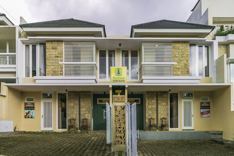 Dhanesvara Holistic Villa, Batu, Indonesia