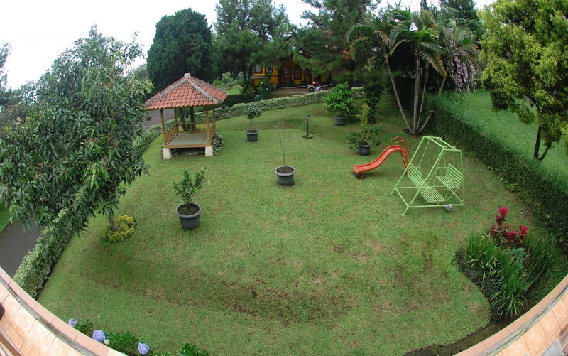 Villa ChavaMinerva Istana Bunga-Lembang, Parongpong, Indonesia