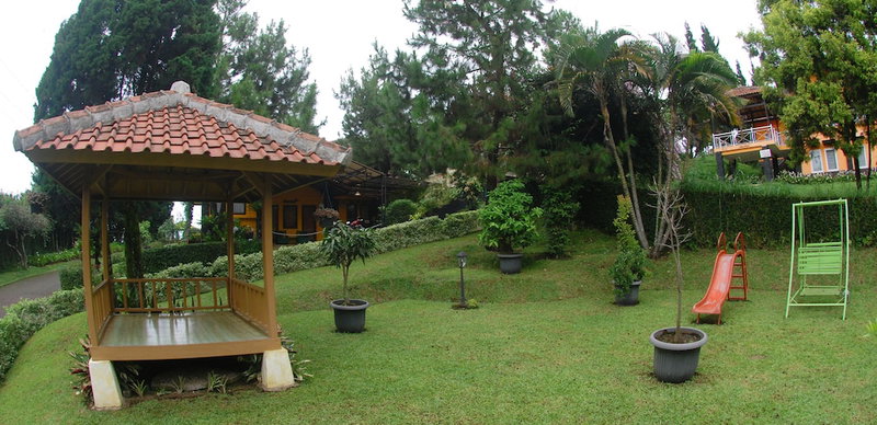 Villa ChavaMinerva Istana Bunga-Lembang, Parongpong, Indonesia