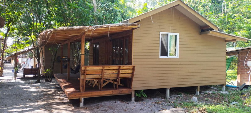 Lazy Hut, Ko Phayam, Thailand