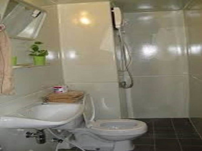 Room-near Impact Challenger Bangkok Thai, Pak Kret, Thailand