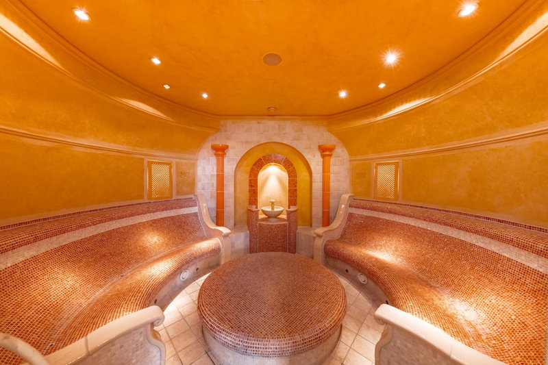 Burghotel Staufeneck, Salach, Germany