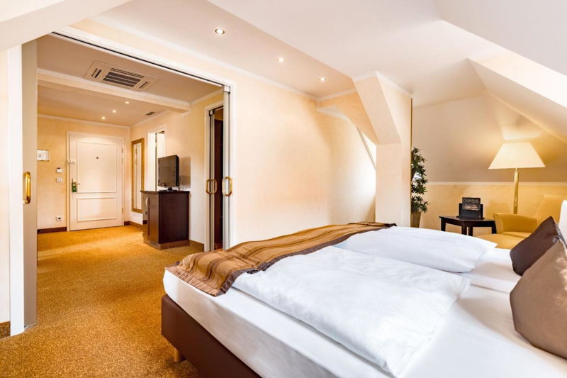 Burghotel Staufeneck, Salach, Germany