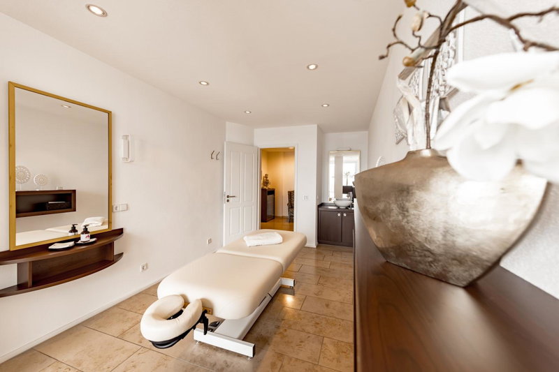 Burghotel Staufeneck, Salach, Germany