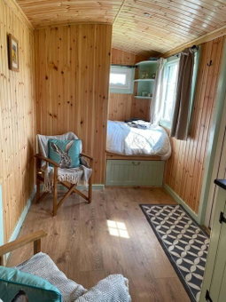 Fauld O Wheat Shepherds Hut , Loch Ken ,Off Grid, Castle Douglas, United Kingdom