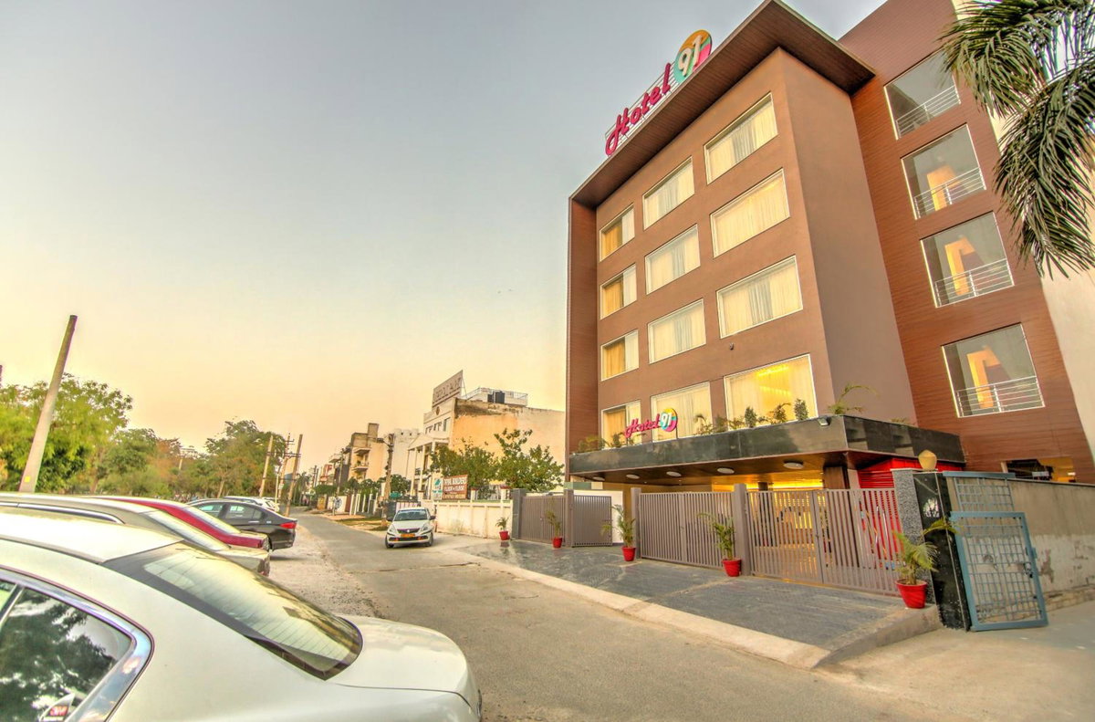 Hotel · Hotel 91 Huda City Centre, Gurgaon