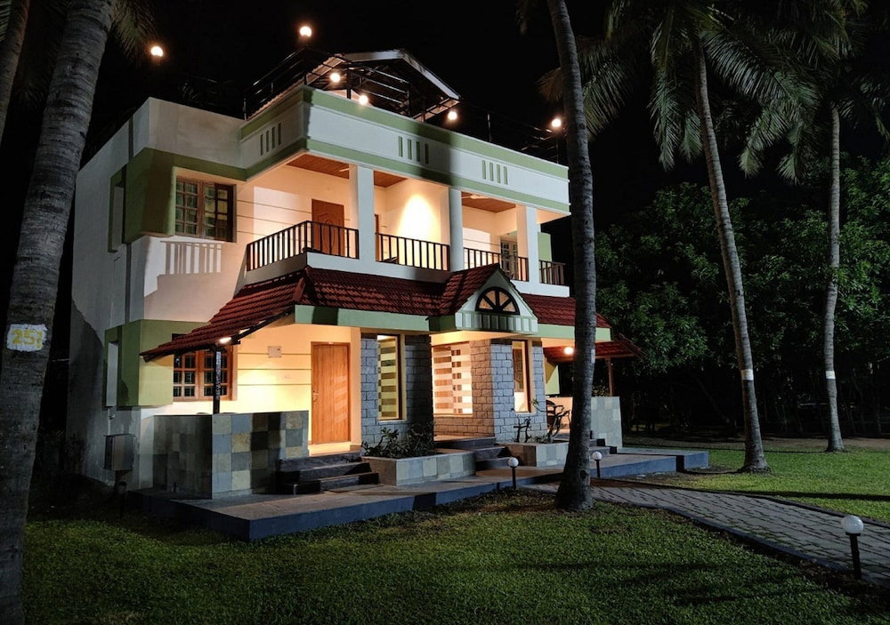 Mermaid Resort Kelambakkam, India