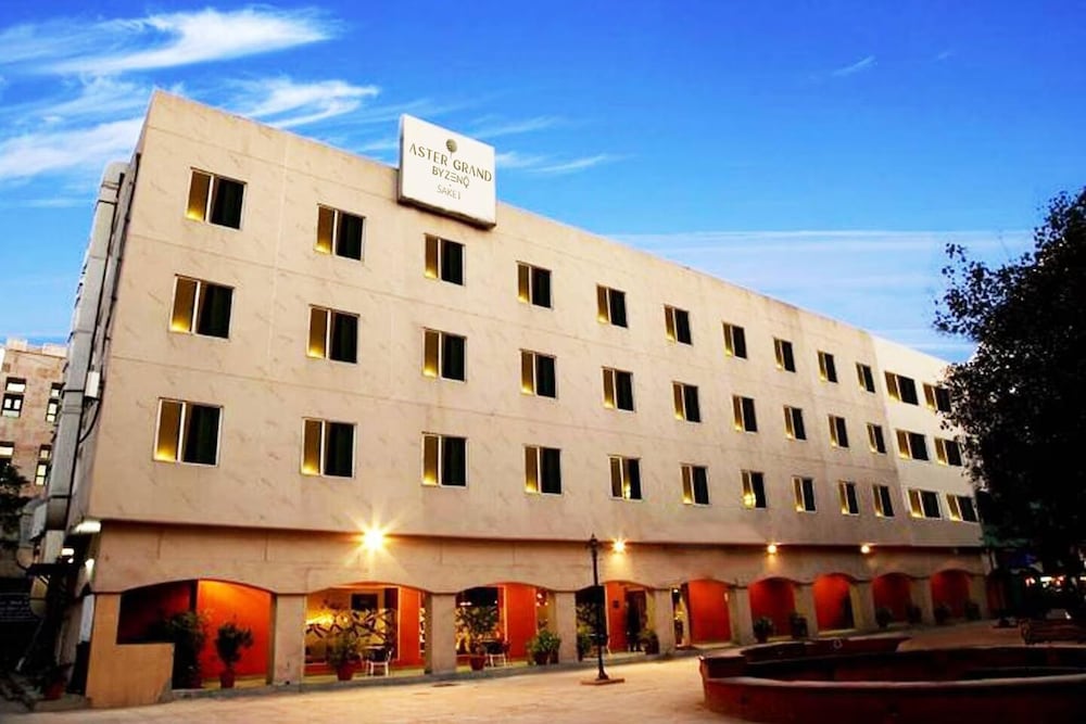 Aster Grand by Zenq Saket, India