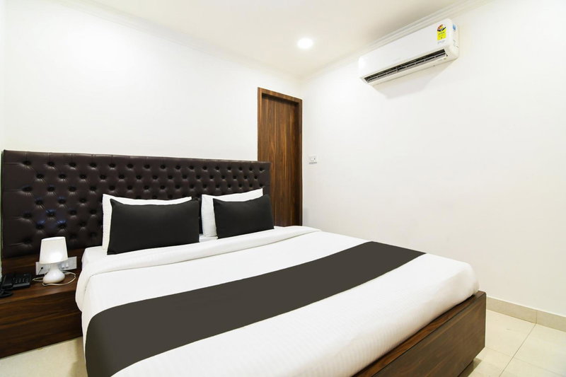 Super Hotel O Eminent Hotel, Kolkata, India