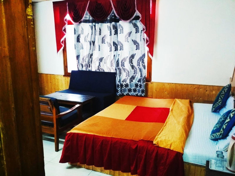 Hotel Snow Mountain Mall Road, Manāli, India