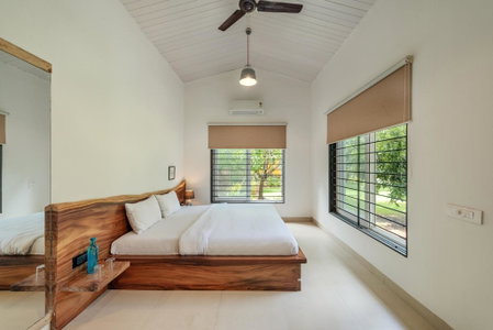 SaffronStays Casa Manga, Karjat - pet-friendly pool villa near ND's Film World and Saltt, Karjat, India