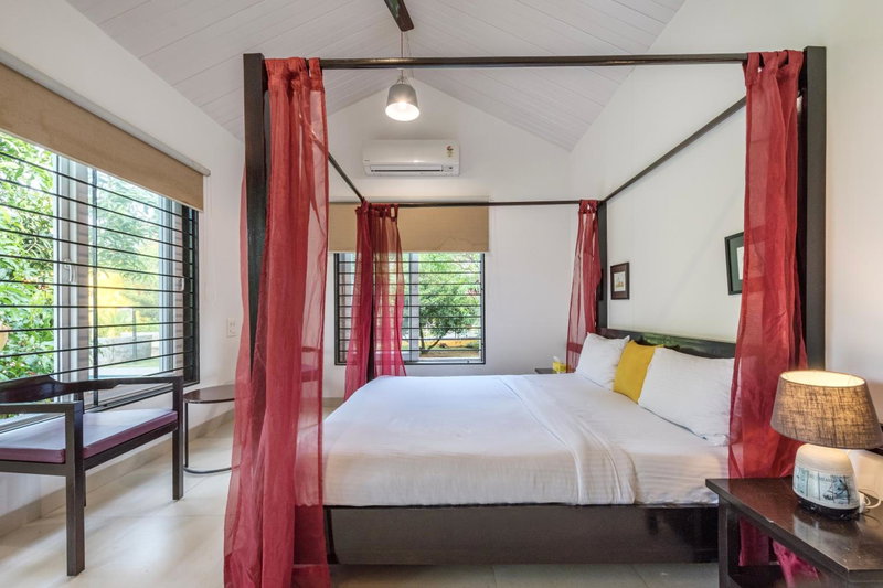 SaffronStays Casa Manga, Karjat - pet-friendly pool villa near ND's Film World and Saltt, Karjat, India