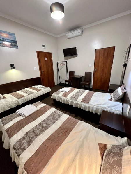 Apartamenty Ostrowiec - Pokoje Gościnne Centrum, Ostrowiec Świętokrzyski, Poland