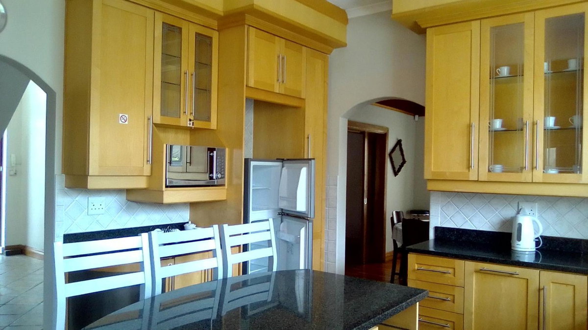 Hotel · Alushi on 7th Avenue, Port Elizabeth