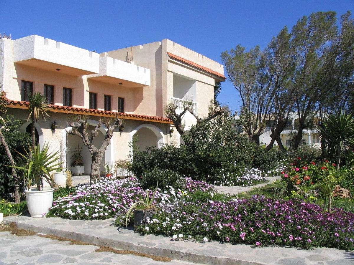 Irene Villa, Greece