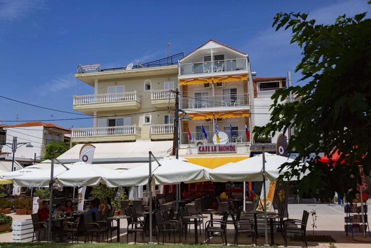 Le Monde SeaView Suites, Greece