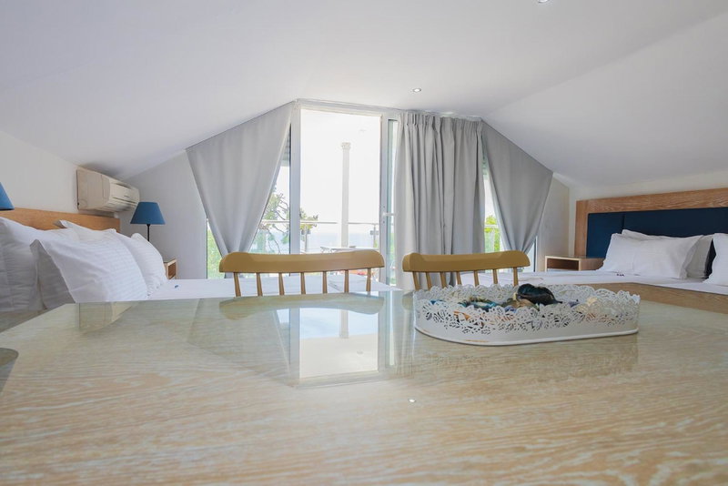 Le Monde SeaView Suites, Nea Kalikratia, Greece