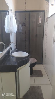 Pousada Quarto Suíte Famíliar com ar,frigobar, wi fi e garagem, Aparecida, Brazil