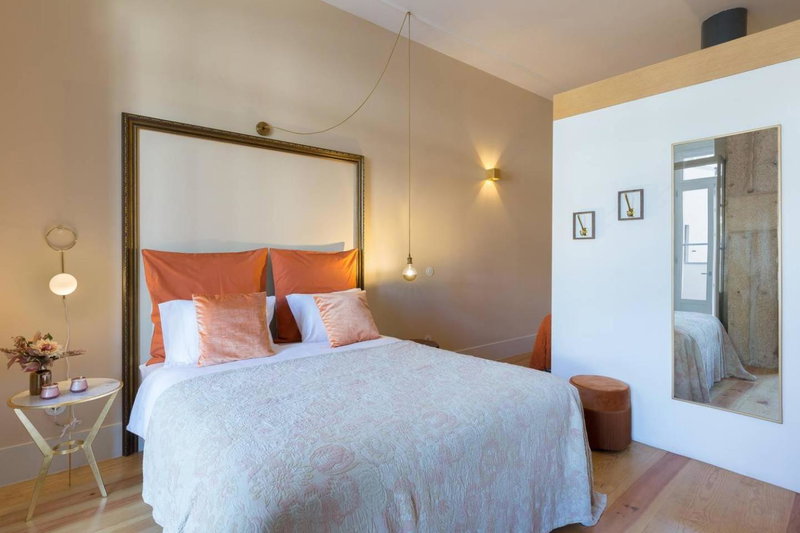 Get a Golden and Flower Flat, Porto, Portugal