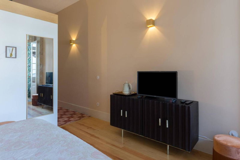 Get a Golden and Flower Flat, Porto, Portugal