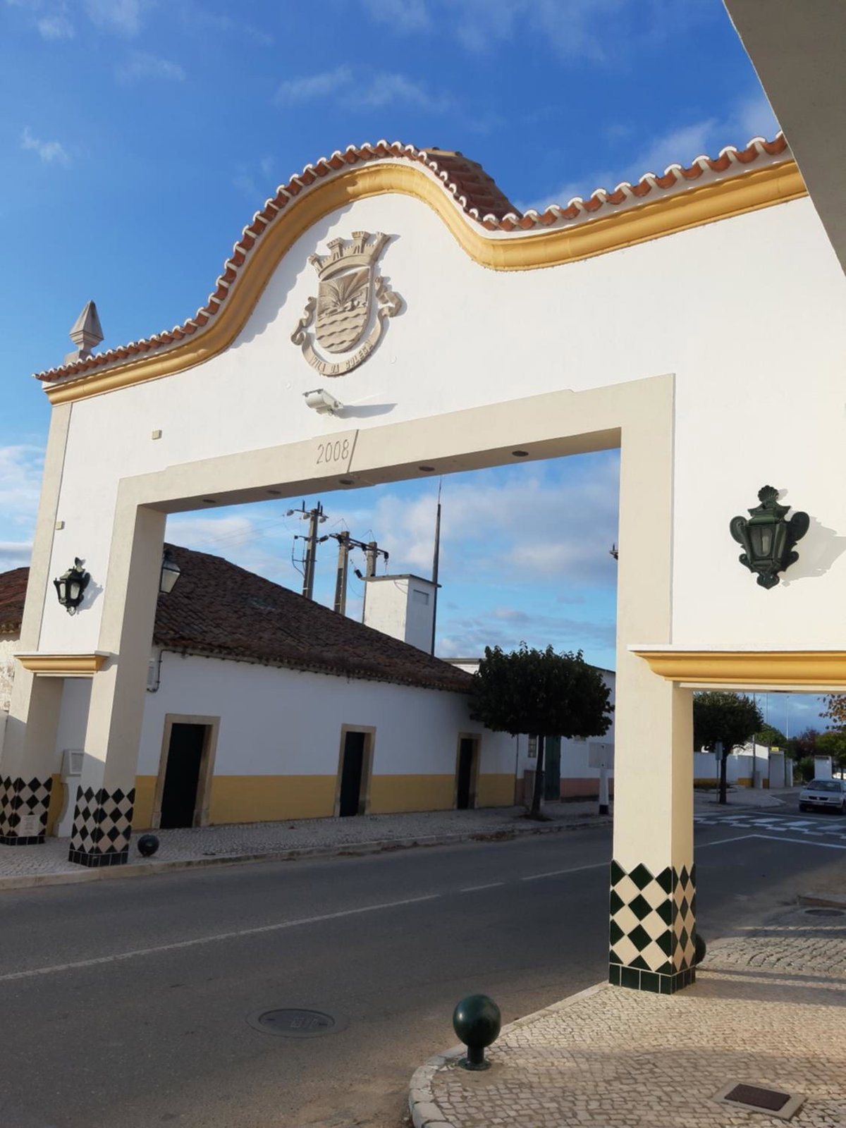 Casa O'lado, Portugal