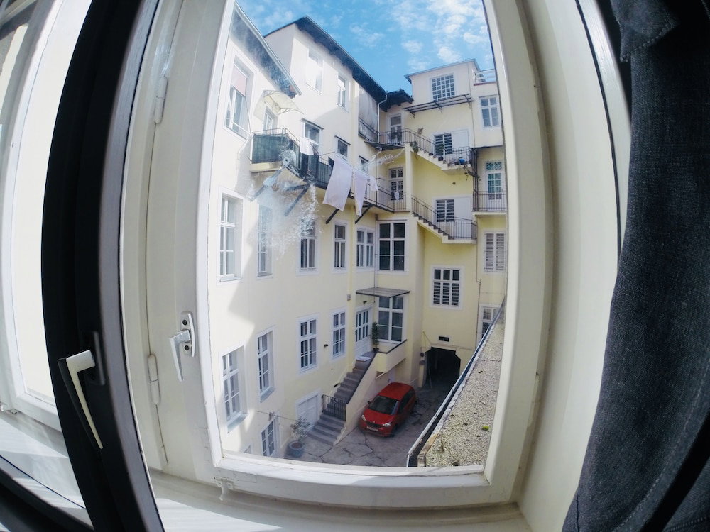Hotel · LOVECROATIA - Hostel, Zagreb